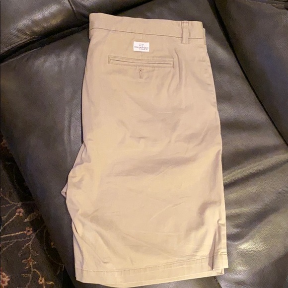 Vineyard Vines Other - Men’s khaki Vineyard Vines shorts size 38